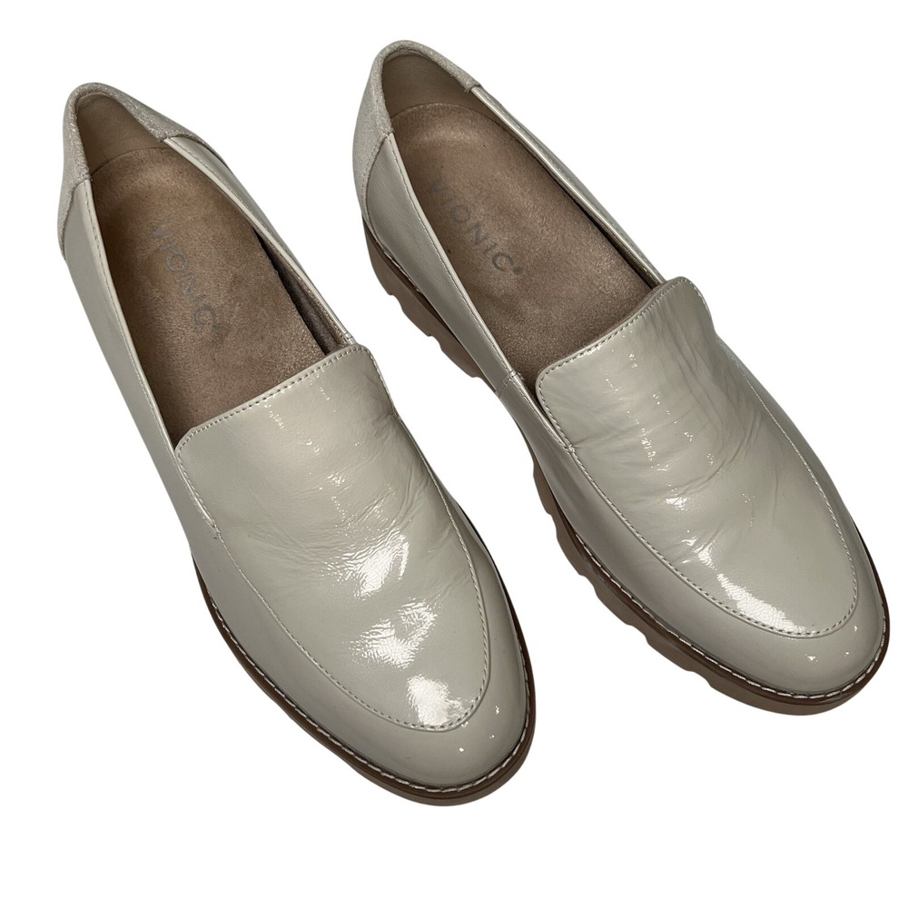 Vionic‎ Women's Patent Leather Loafers Kensley Cream Slip On Shoes Sz 7 Wide Fit
